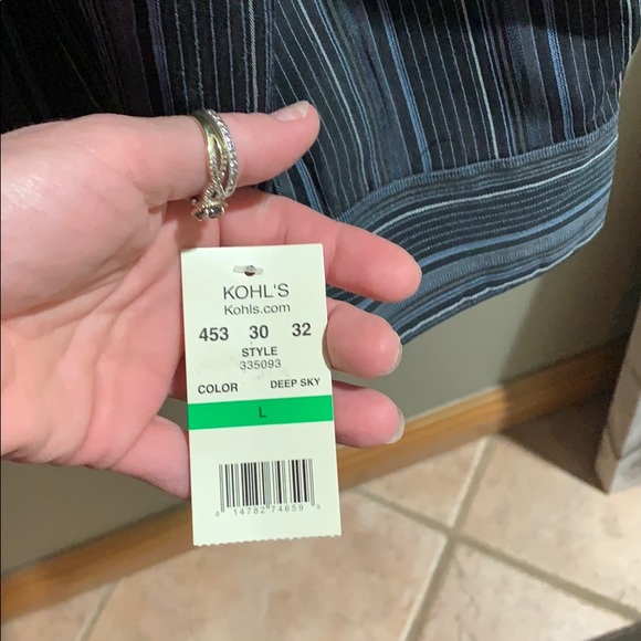 Hagar button down - Picture 7 of 7